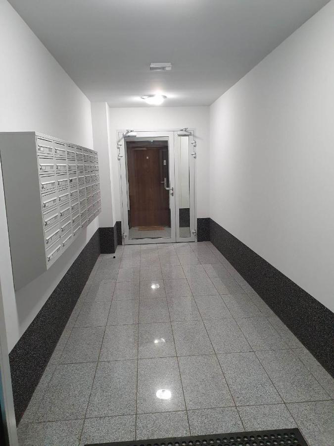 Apartament 3 Pokojowy Lub Pokoj W Mieszkaniu W Nowym Bloku وارسو المظهر الخارجي الصورة